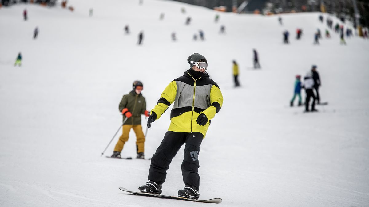 O víkendu budou otevřené tři největší skiareály v Ústeckém kraji